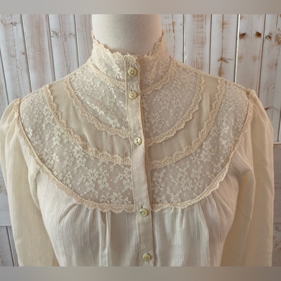 Vintage Jessica‘s Gunnies lace blouse straight from 1980. Size small - Picture 2 of 5
